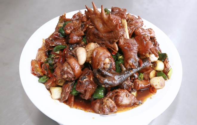 安徽夫妻扎根沂蒙24载，“辣椒肉炒鸡店”炼成临沂美食地标 第 4 张
