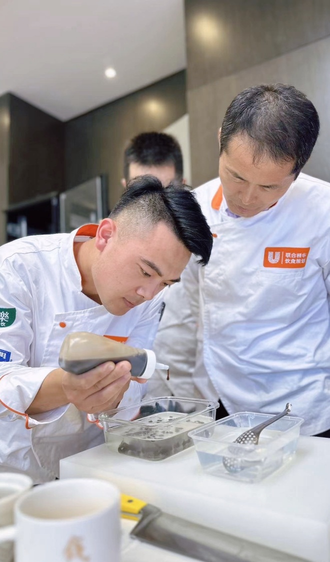 方寸灶台容纳山海滋味——记临沂鼎宴行政总厨刘宜兴 第 6 张